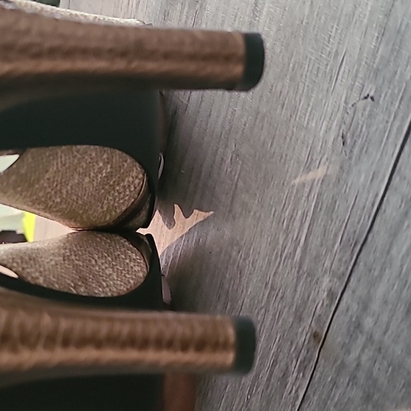 Bandolino Slingback Heel - Picture 3 of 8